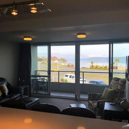 Getaway At The Lake. Таупо Екстер'єр фото